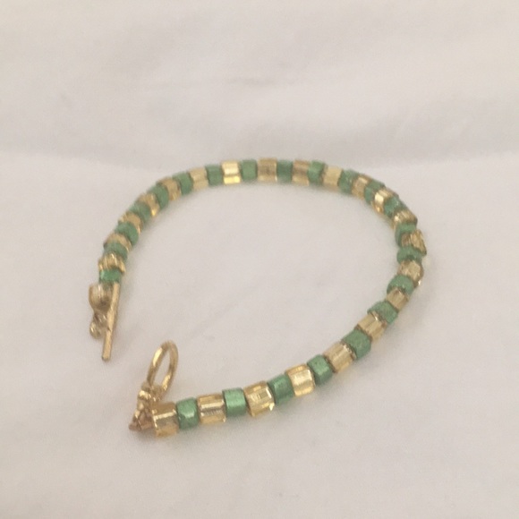 Bracelet Green, Gold Shiny Square Beads with Toggle Clasp - Picture 2 of 8